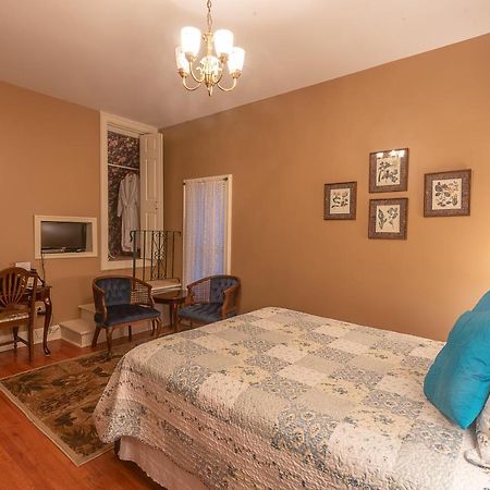 St. Martins Country Inn & Vaughan'S Restaurant Bagian luar foto