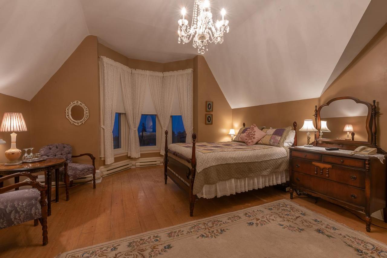 St. Martins Country Inn & Vaughan'S Restaurant Bagian luar foto