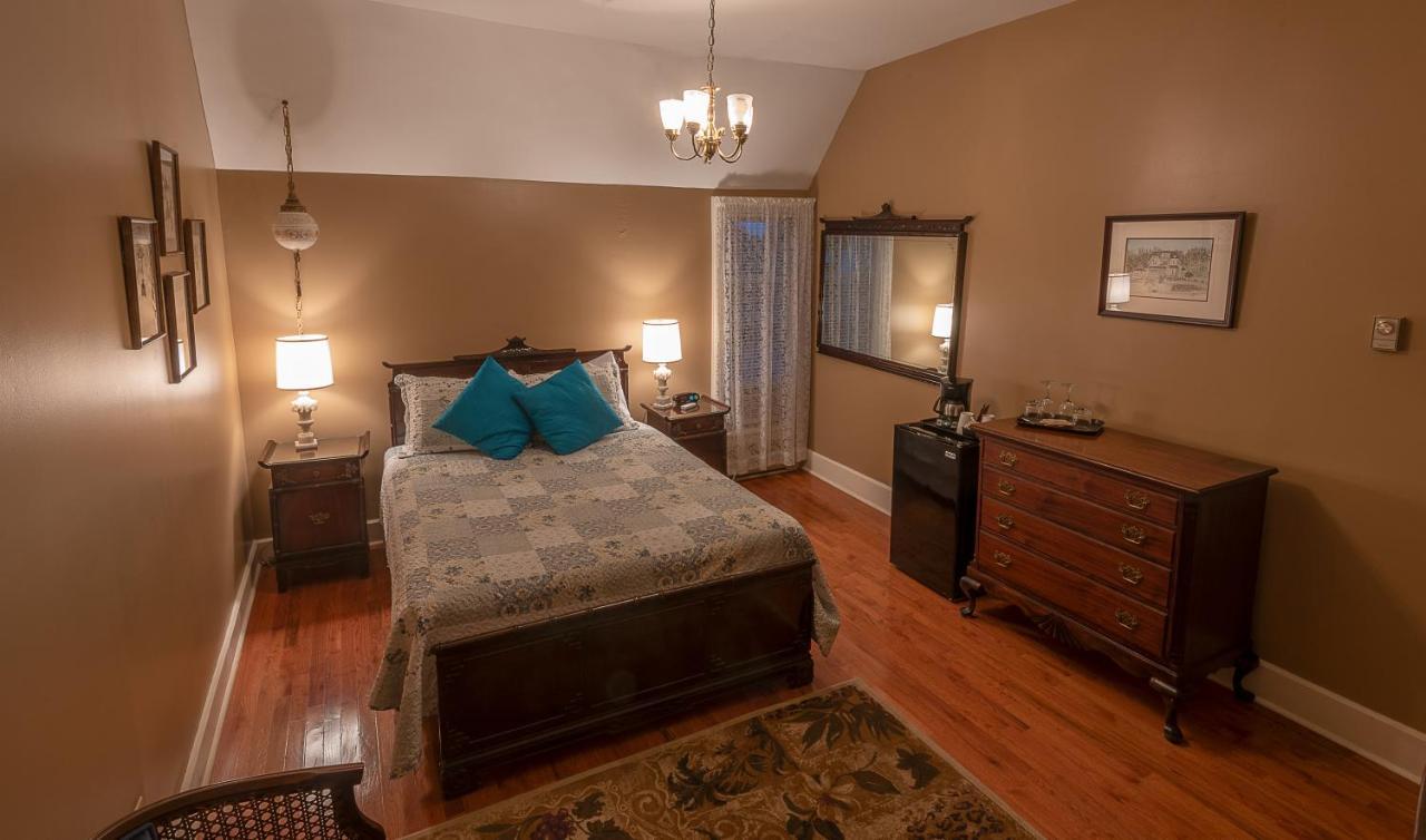 St. Martins Country Inn & Vaughan'S Restaurant Bagian luar foto