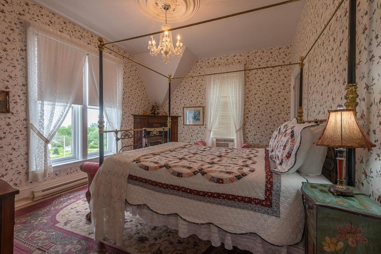 St. Martins Country Inn & Vaughan'S Restaurant Bagian luar foto